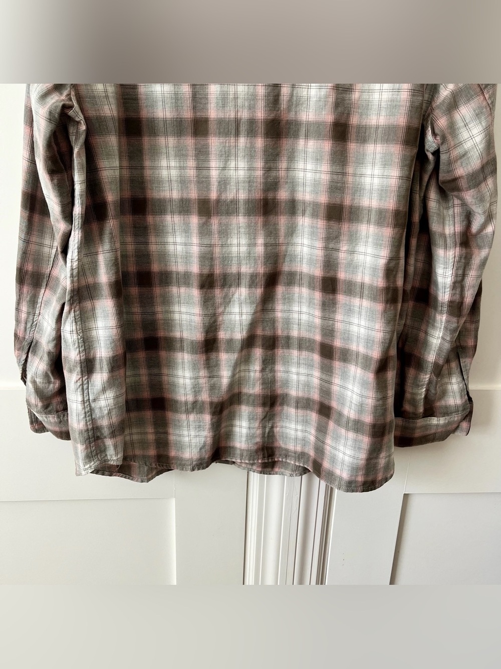 Gap The Fitted Boyfriend Plaid Button Down Shirt Gray Sz XL - Picture 14 of 16